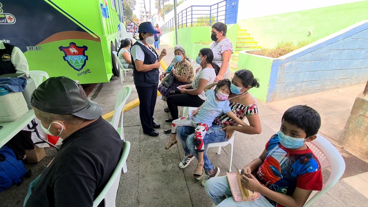 Doctor Móvil en el Barrio acerca servicios integrales en salud. / Foto: MSPAS.
