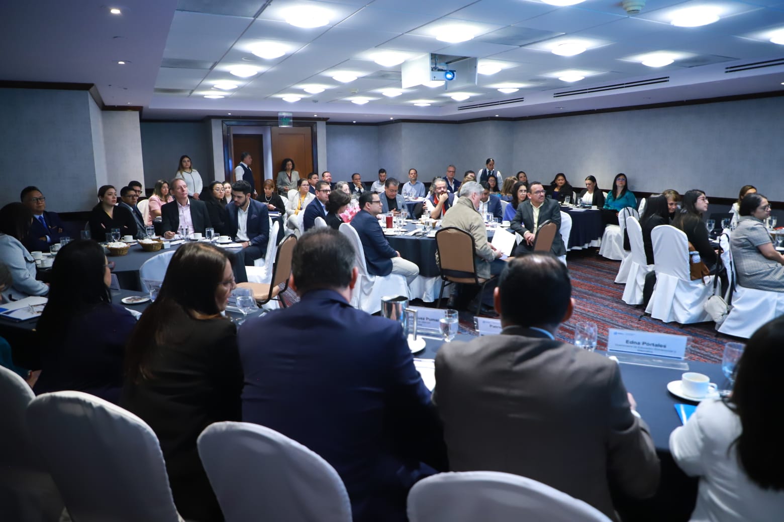 Ministerio de Educación efectúa reunión ordinaria con el clúster de emergencias