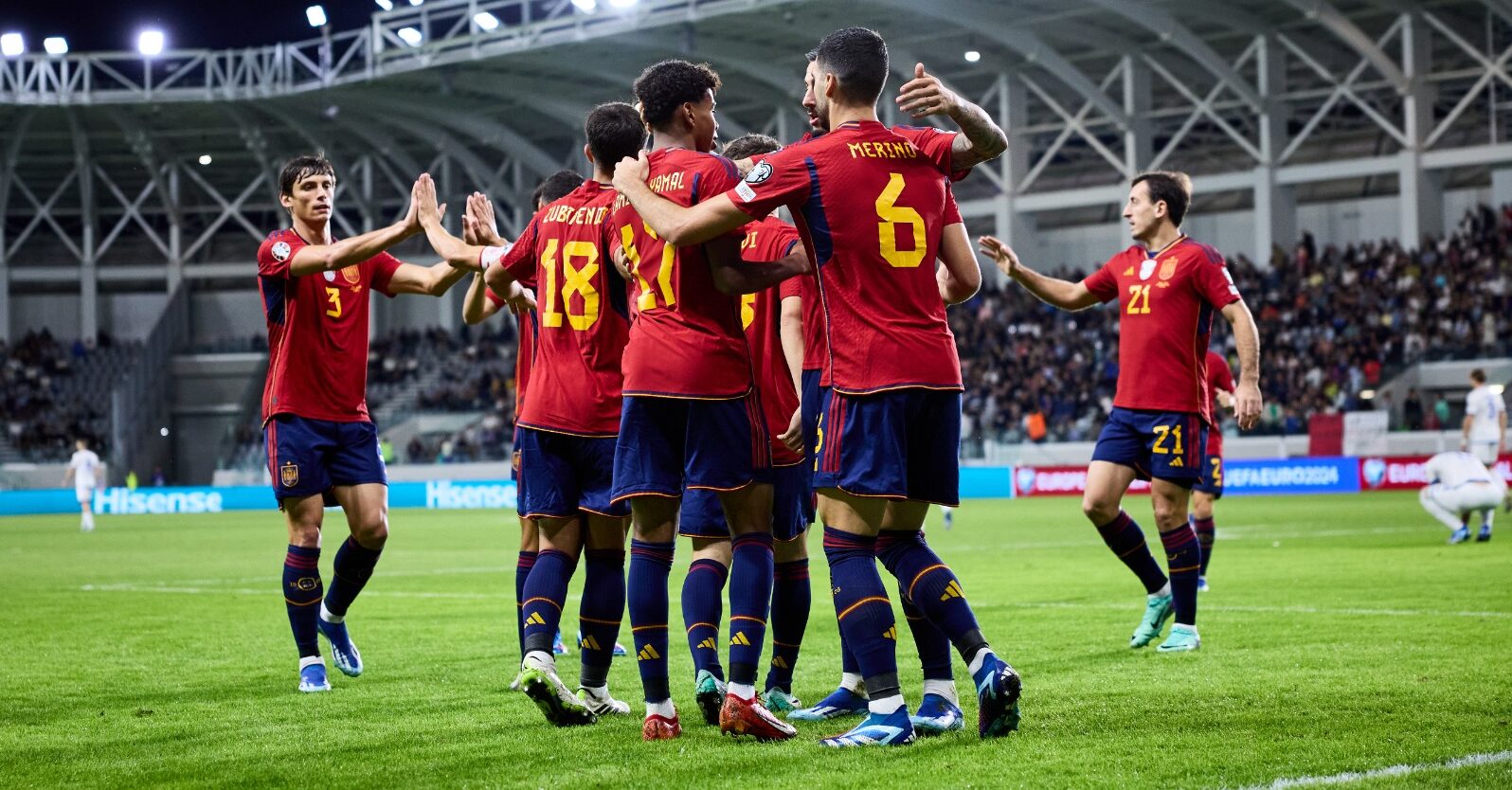 España asegura el liderato con placidez