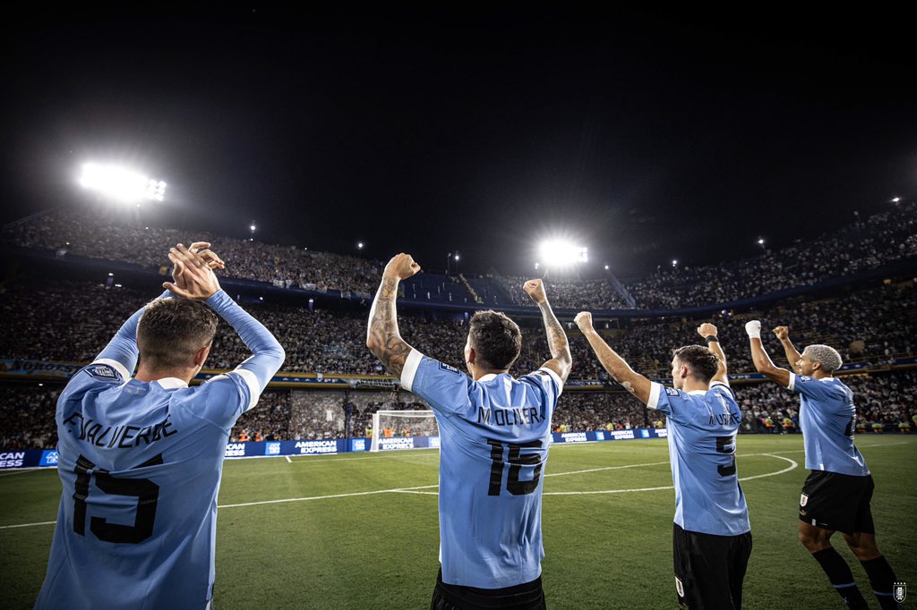 Uruguay asesta un ‘Bombonerazo’ y acaba invicto del campeón
