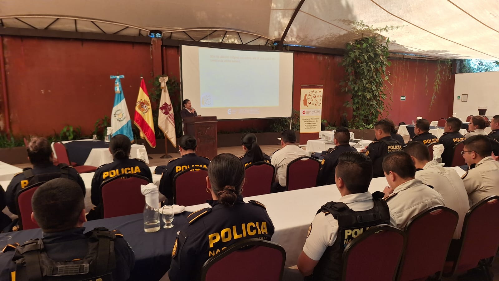 Policías de Chimaltenango y Sacatepéquez se capacitan en reducción de la violencia de género