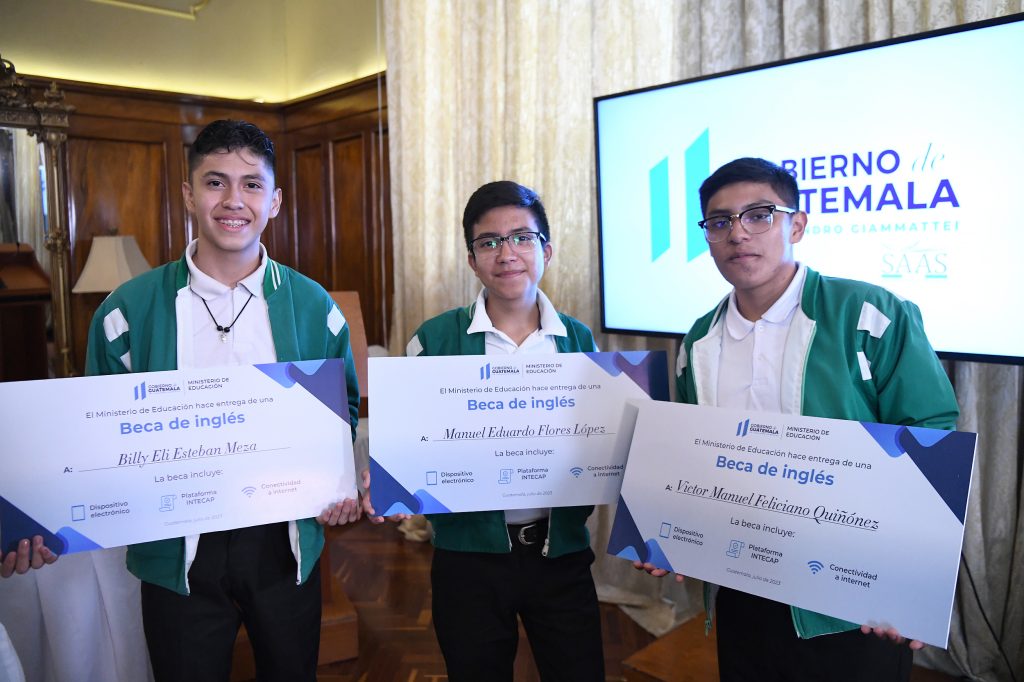 Mineduc ha fortalecido competencias de más de 23 mil personas con becas de inglés