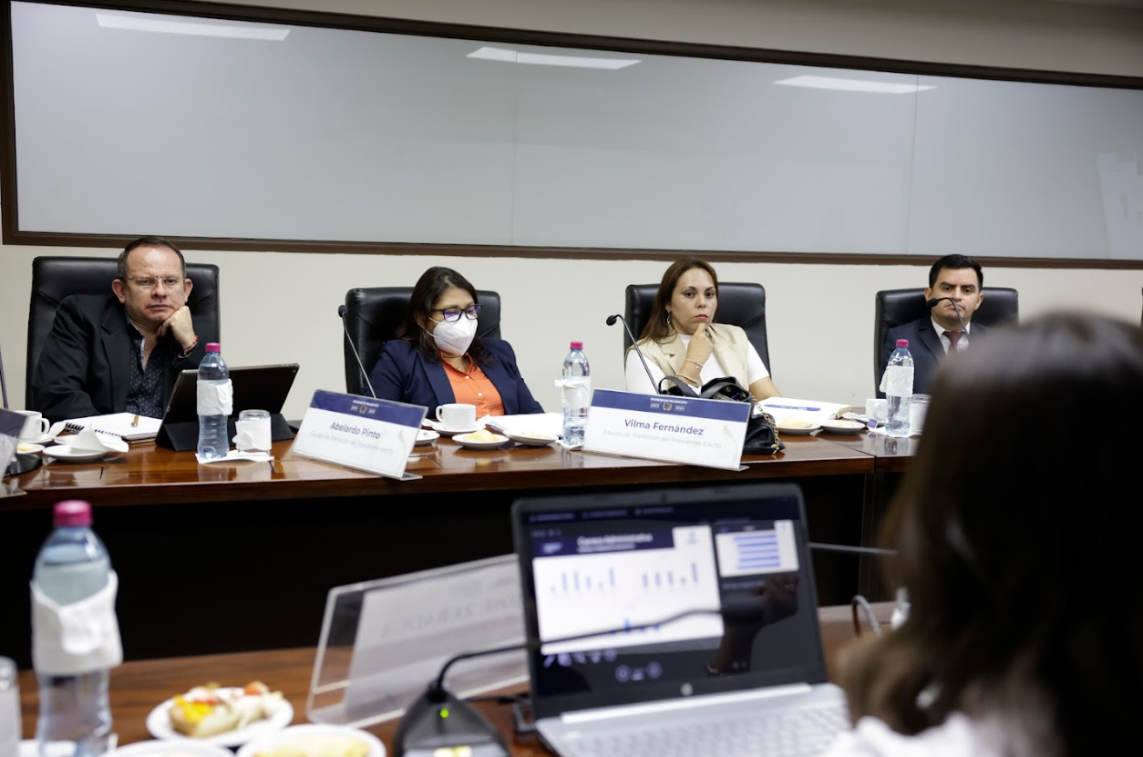 Reunión de seguimiento del Mides, como parte del proceso de transición. / Foto: Dickéns Zamora.