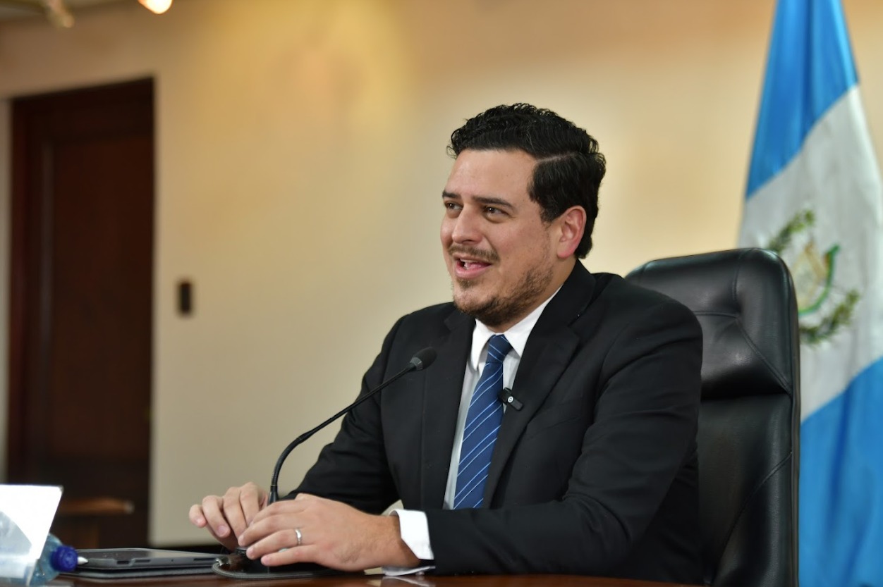 Ministro de Trabajo comunica avances del proceso de transición