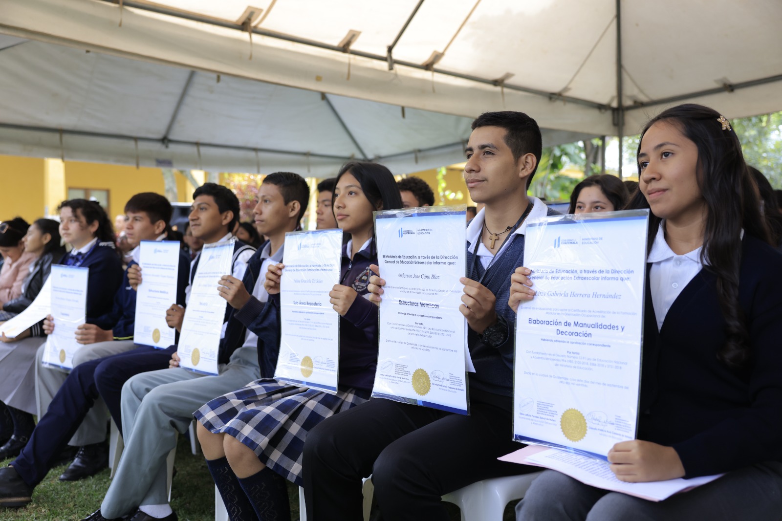 Más de 8 mil estudiantes reciben certificaciones de competencias ocupacionales