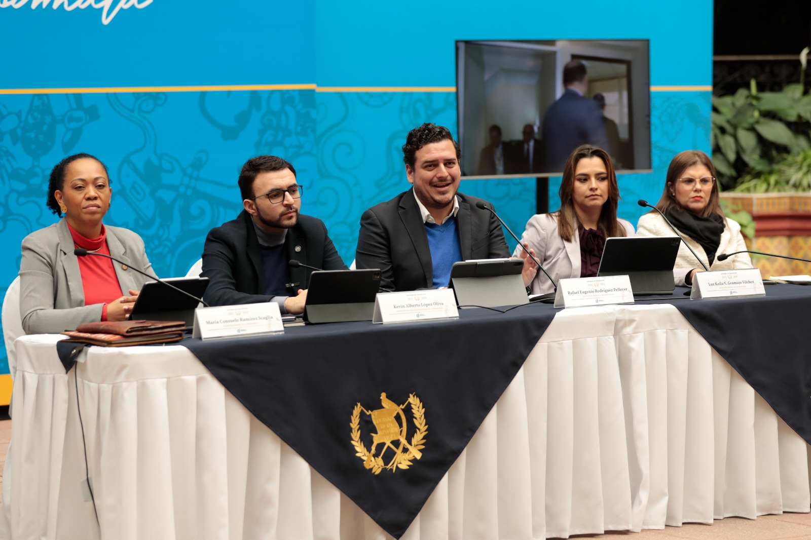 Organismo Ejecutivo informa sobre el avance en el proceso de transición