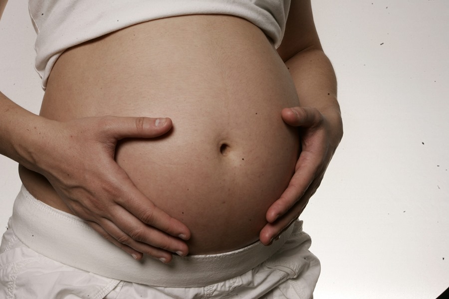 Capacidad de los bebés para adquirir el lenguaje puede empezar antes de nacer