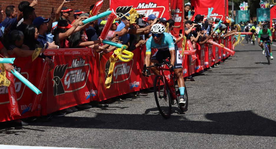 Sebastián Brenes se adueña de la última etapa de la Vuelta a Guatemala