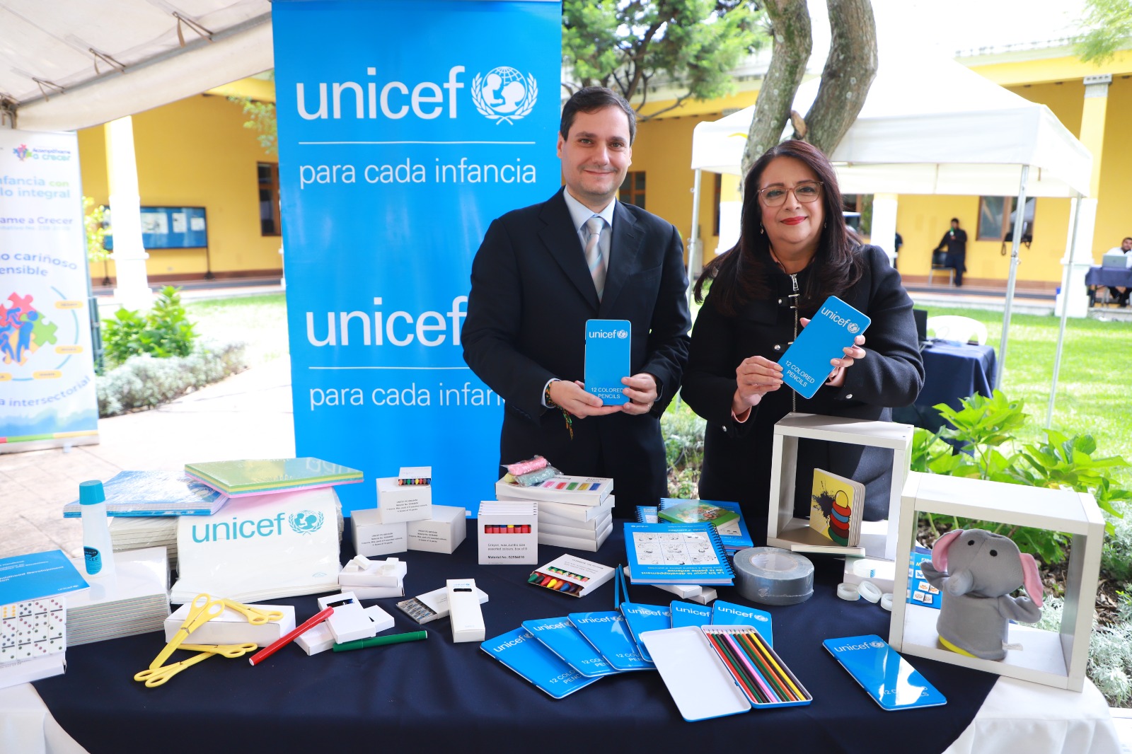 Entregan cajas lúdicas para el mejoramiento en los Cecodii. /Foto: Mineduc