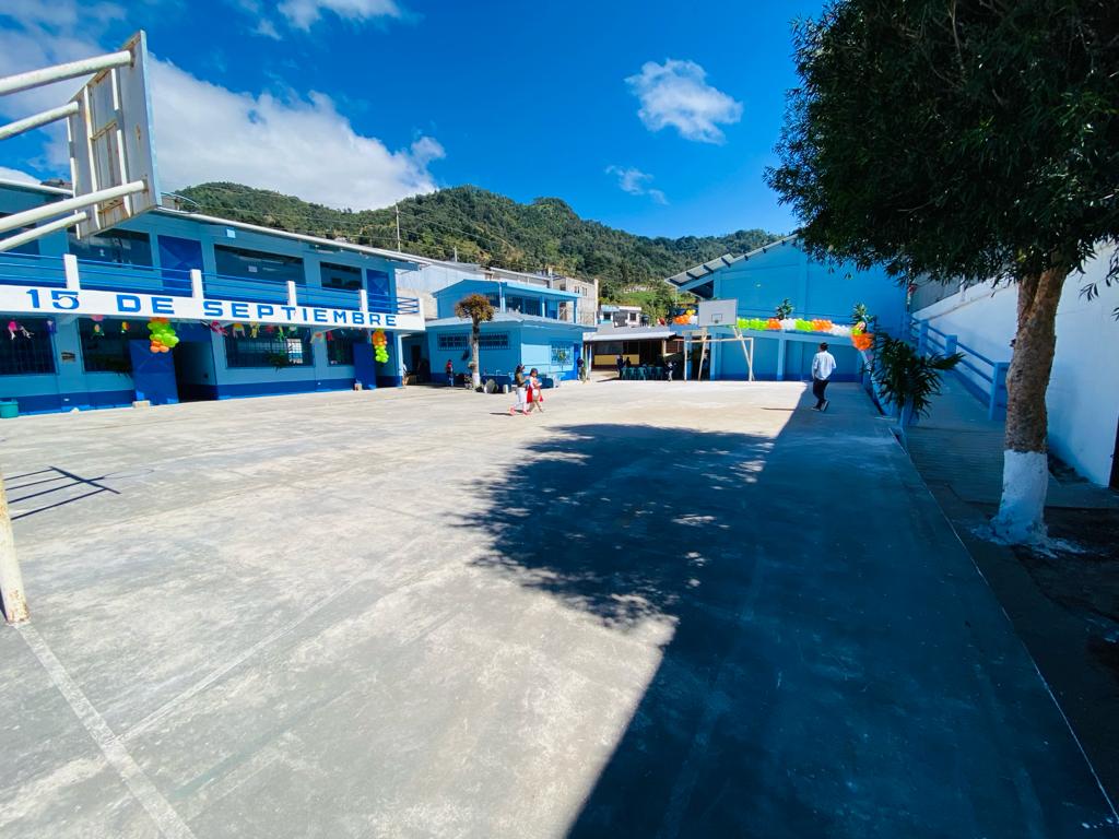 Entregan mejoramiento de escuela primaria en San Antonio Sacatepéquez, San Marcos