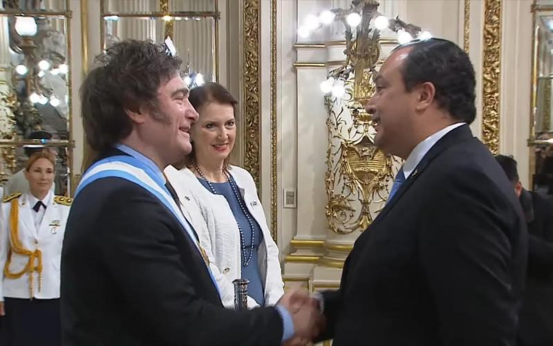 Canciller de Guatemala participa en transmisión del mando presidencial en Argentina