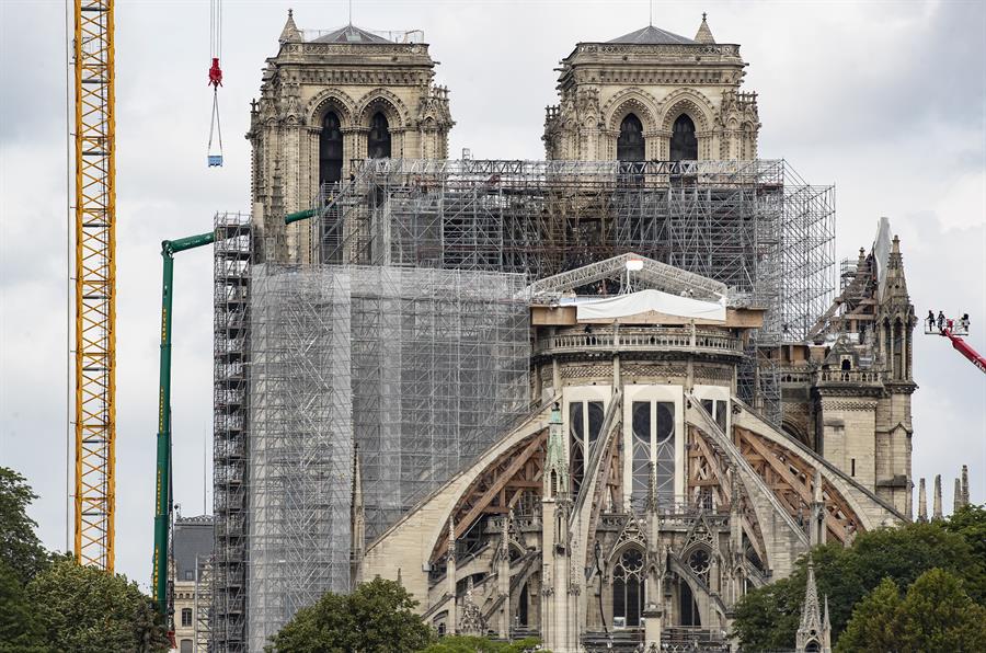 Macron invitará al Papa a la reapertura de Notre Dame dentro de un año