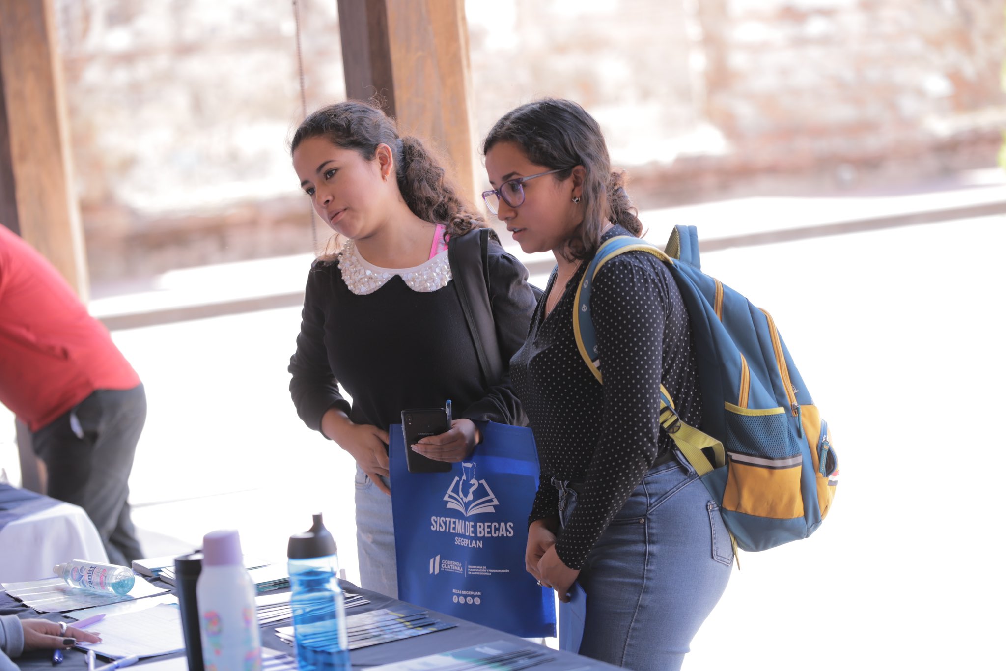 Cerca de 7 mil guatemaltecos beneficiados con la Expo Becas Tour 2023