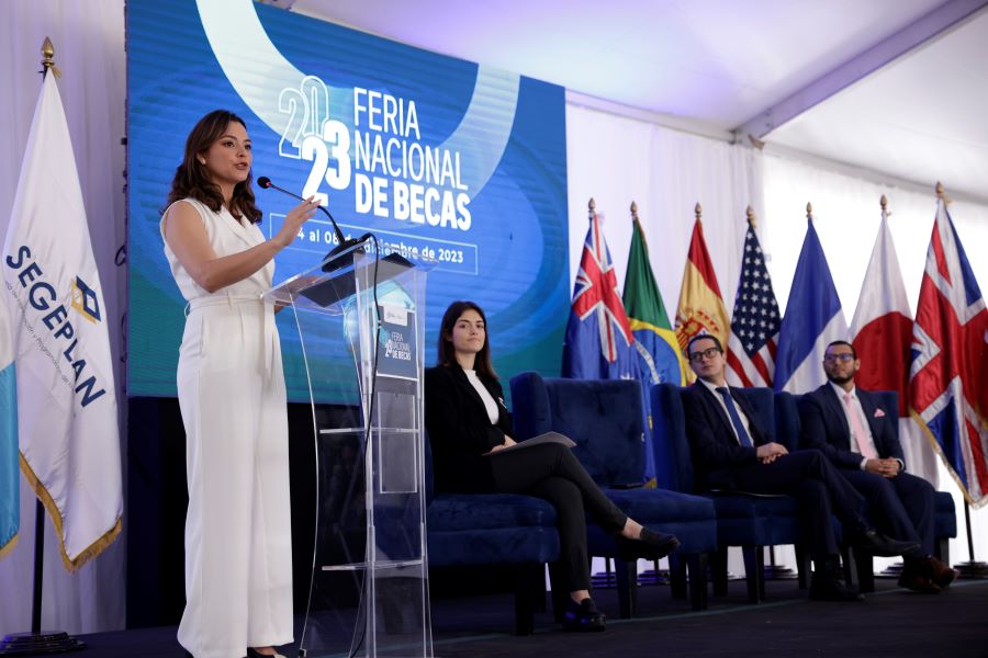 Al menos 600 becas de estudio se ofrecen en la Feria Nacional de Becas 2023