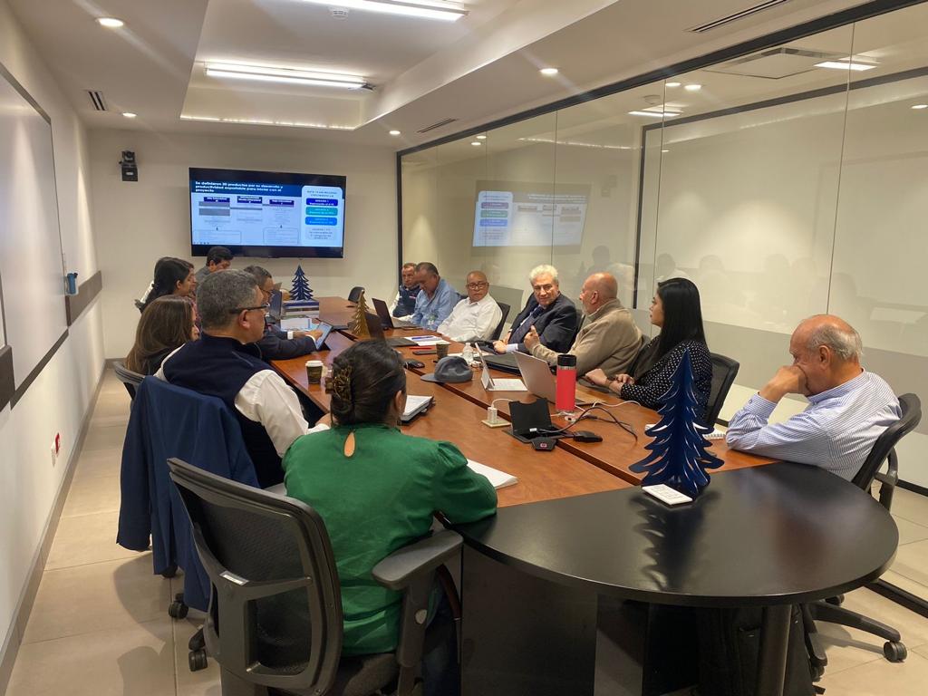 Una de las metas fundamentales de esta mesa es la integración de avances tecnológicos en las capacitaciones destinadas a los pequeños productores / Foto: MAGA.