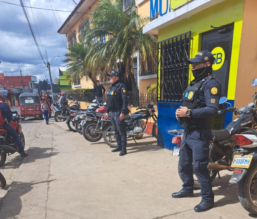 Operativos y patrullajes policiales refuerzan la seguridad a nivel nacional