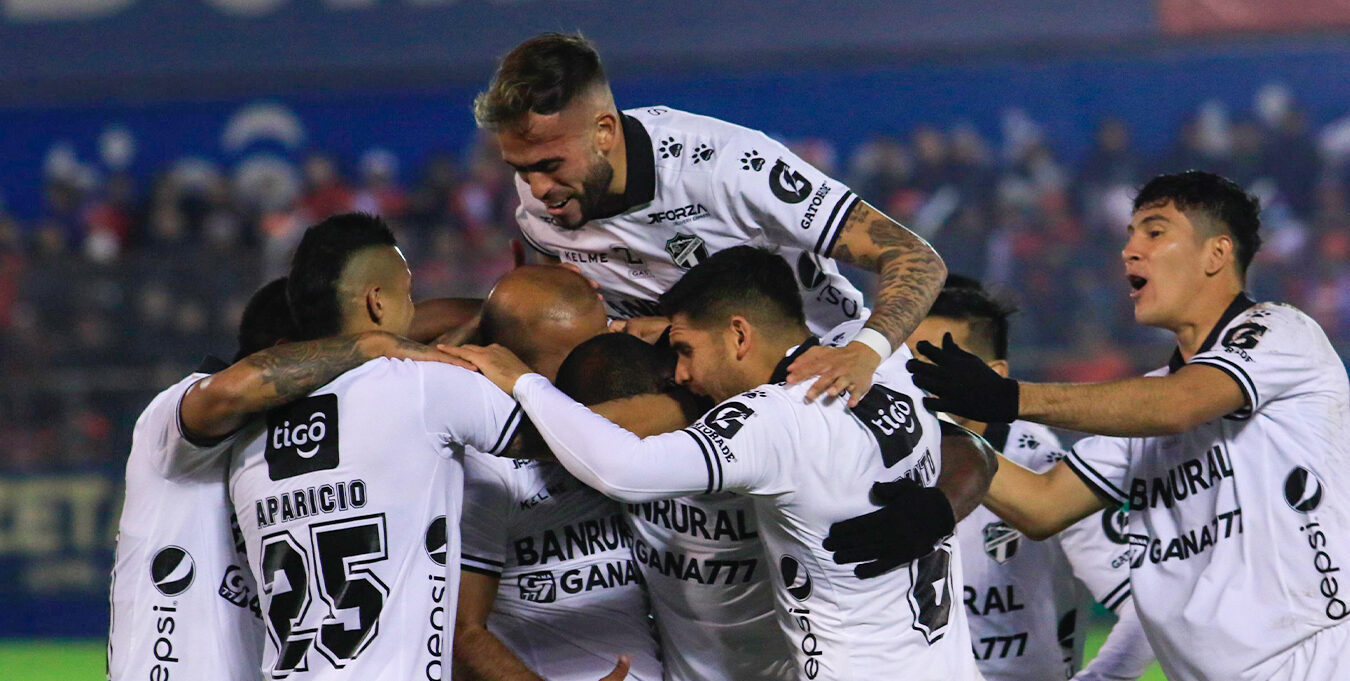 Comunicaciones y Xelajú disputarán el último boleto para la final del Apertura 2023