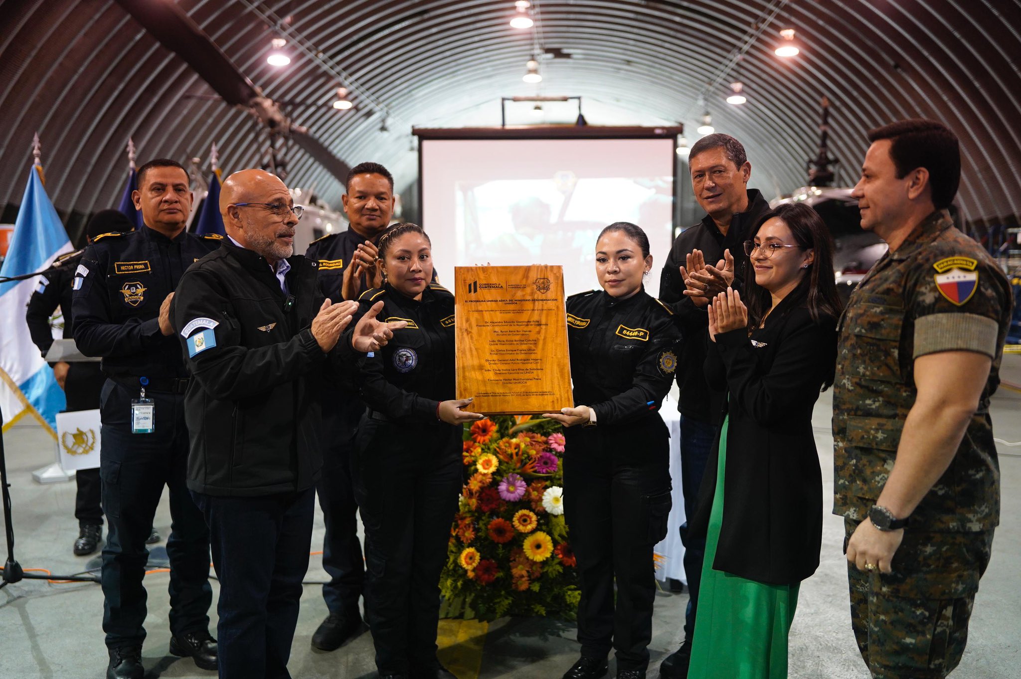 Mingob celebra por primera vez el Día de la Aviación Policial