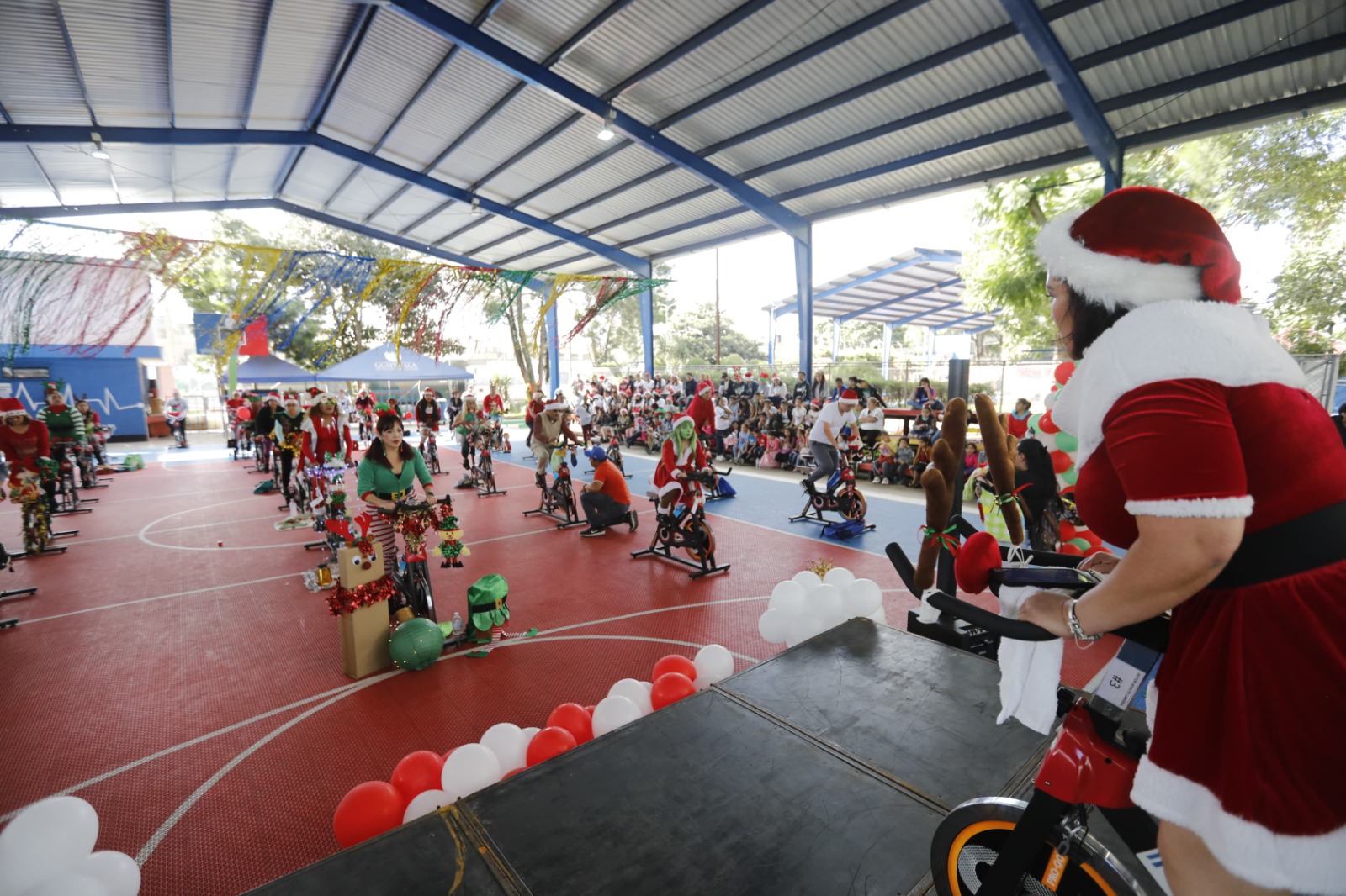MCD beneficia a más de 5 mil personas con actividades navideñas