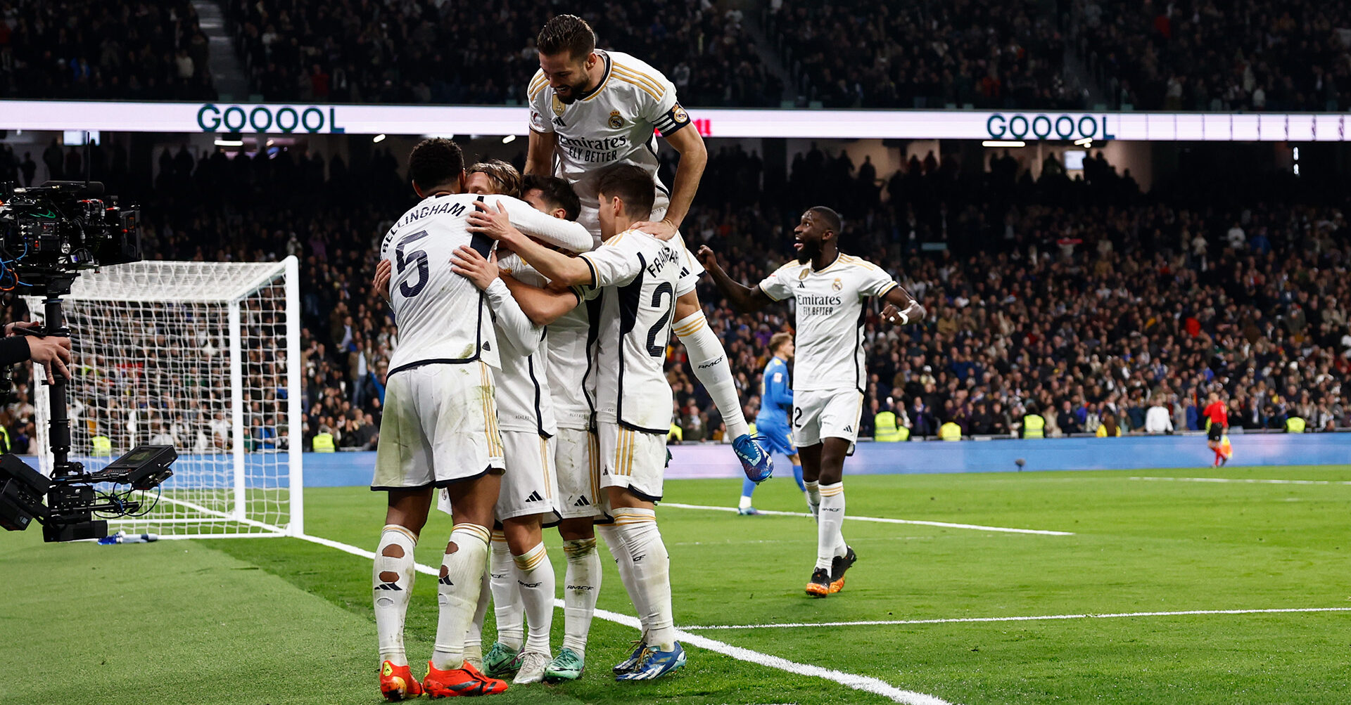 El Real Madrid abre brecha en La Liga