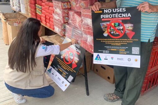 Diaco distribuye material educativo para prevenir accidentes con juegos pirotécnicos