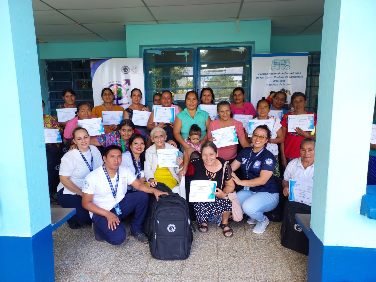 Comadronas de Petén culminaron formaciones en salud