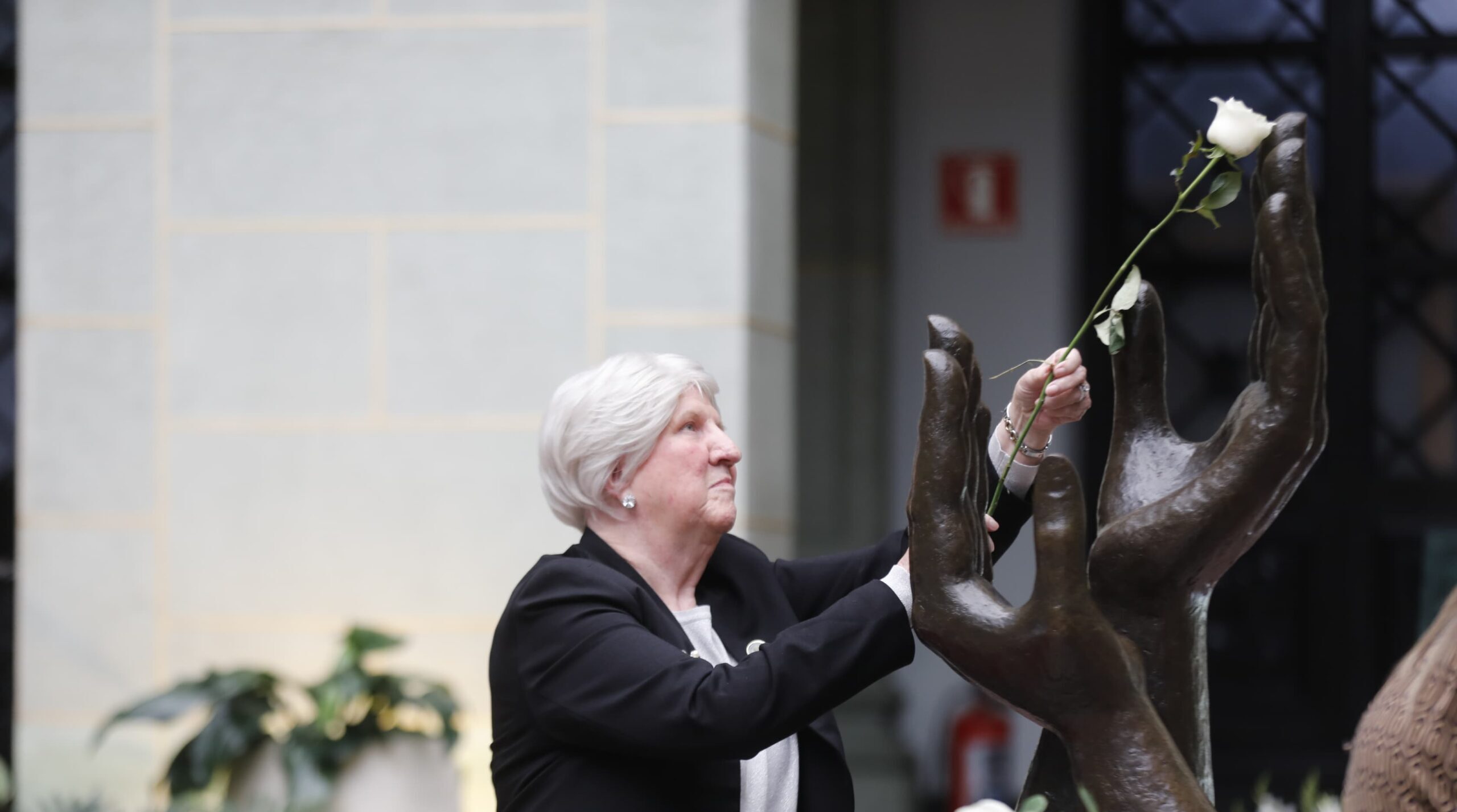Nombran embajadora de la paz a locutora Vilma Yolanda del Rosario Balcells
