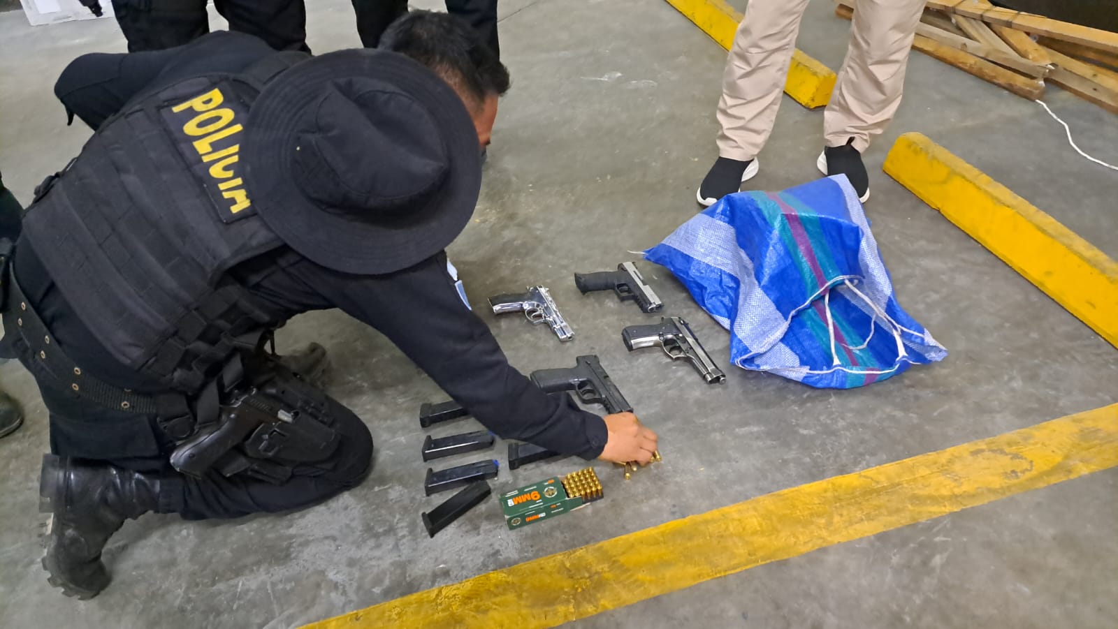PNC decomisa 12 armas de fuego y más de 100 municiones