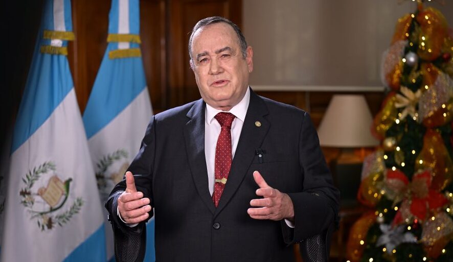 En mensaje navideño, el presidente Giammattei destaca avances significativos en educación y salud