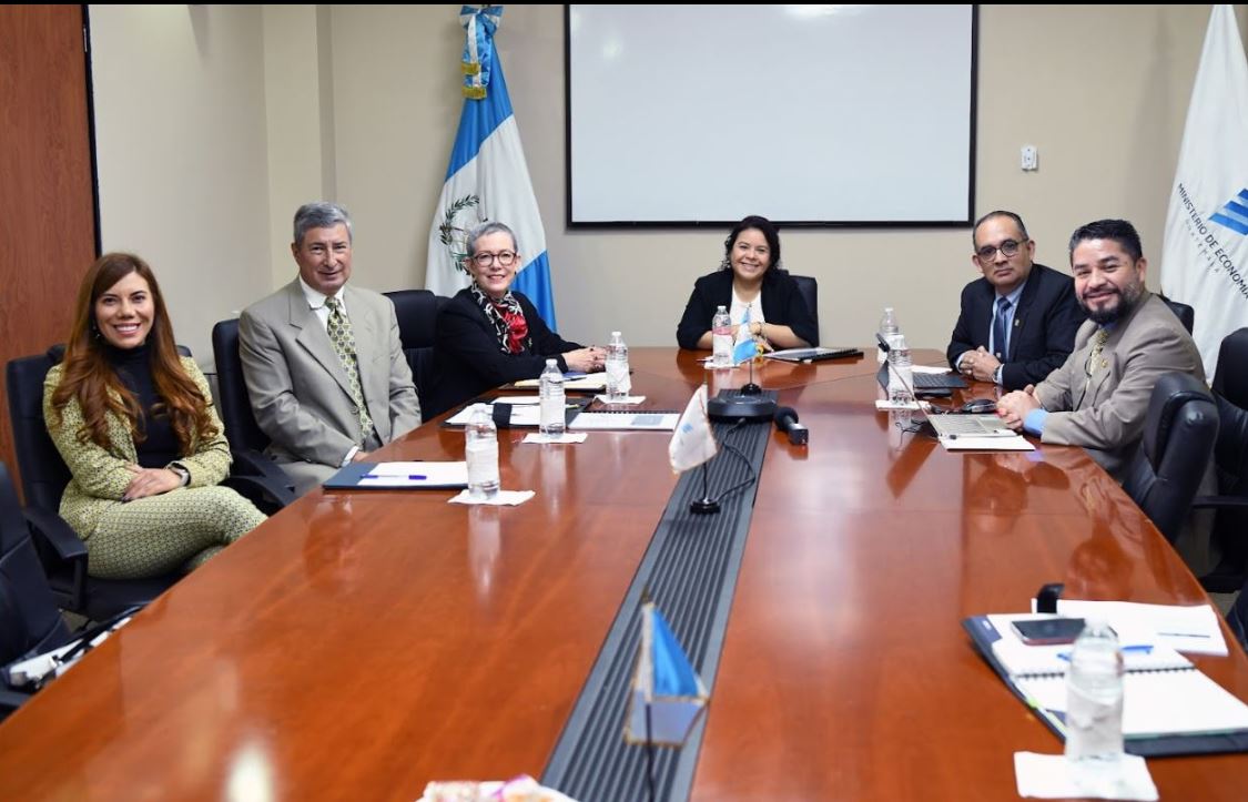 Gobernante destaca logros obtenidos en el proceso de transición 2023-2024