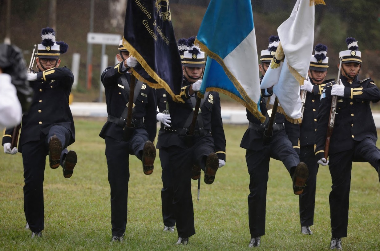 Se gradúan 182 nuevos oficiales de la Policía Nacional Civil