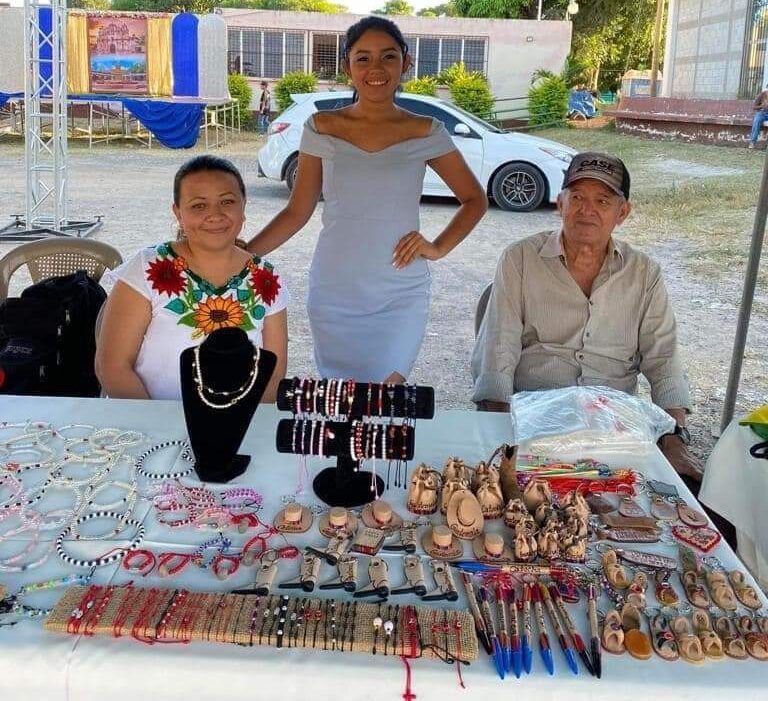 Exposición de calzado y artesanías elaboradas con piel resalta la tradición artesanal de Santa Catarina Mita