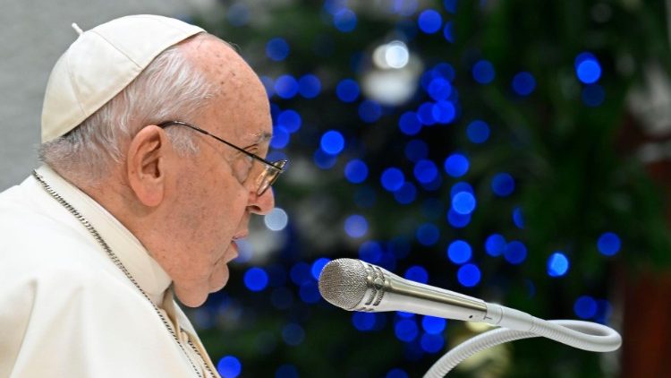 El Papa pide no olvidar la esencia de la Navidad, distraídos por el consumismo