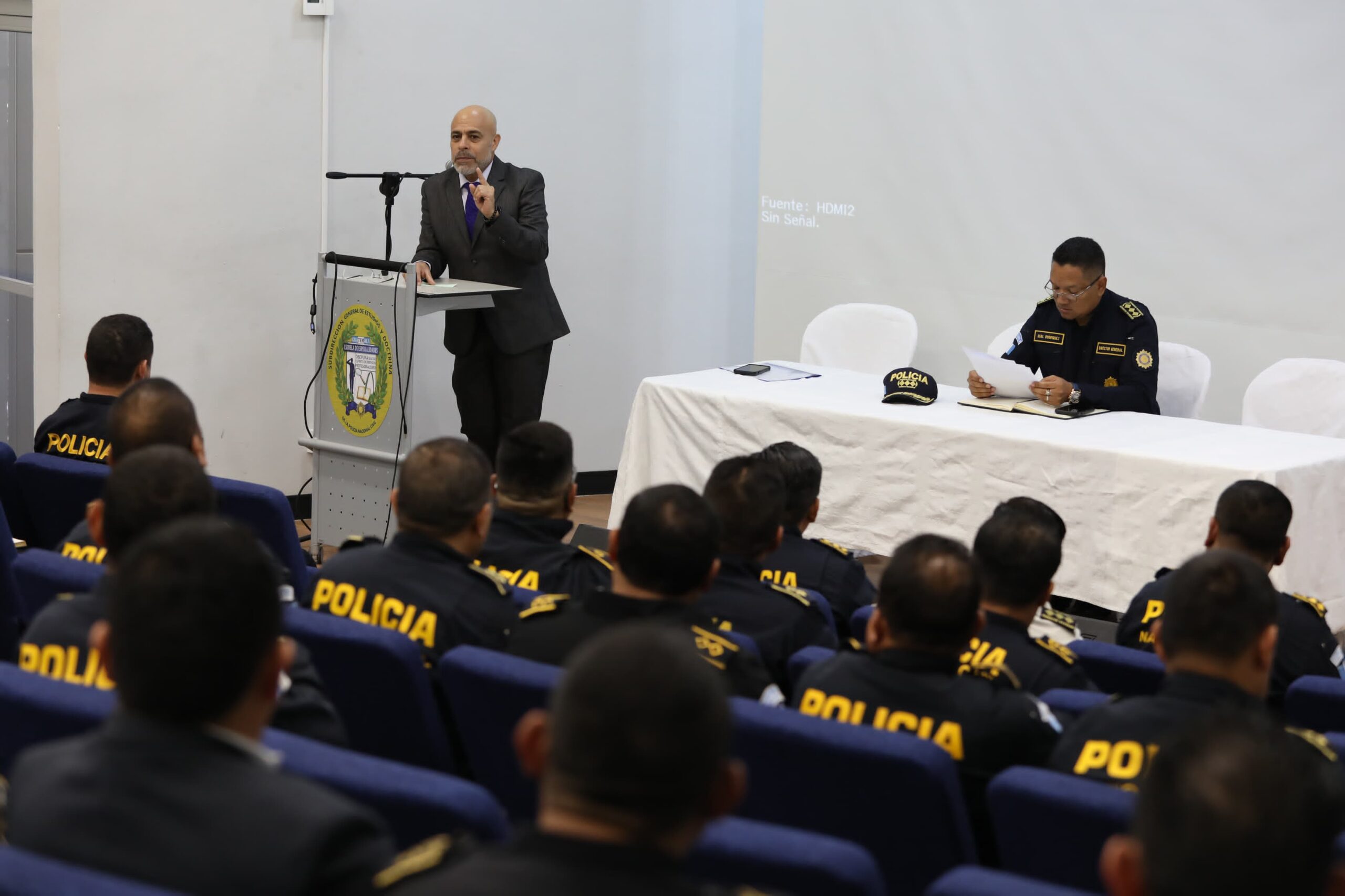 Autoridades refuerzan medidas de seguridad para las fiestas navideñas