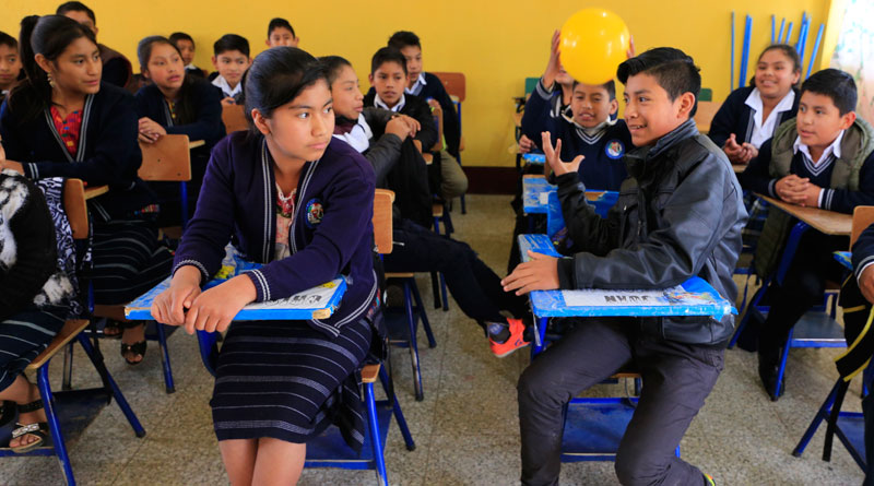 Ministerio de Educación ha otorgado becas de inglés a 21 mil 230 estudiantes