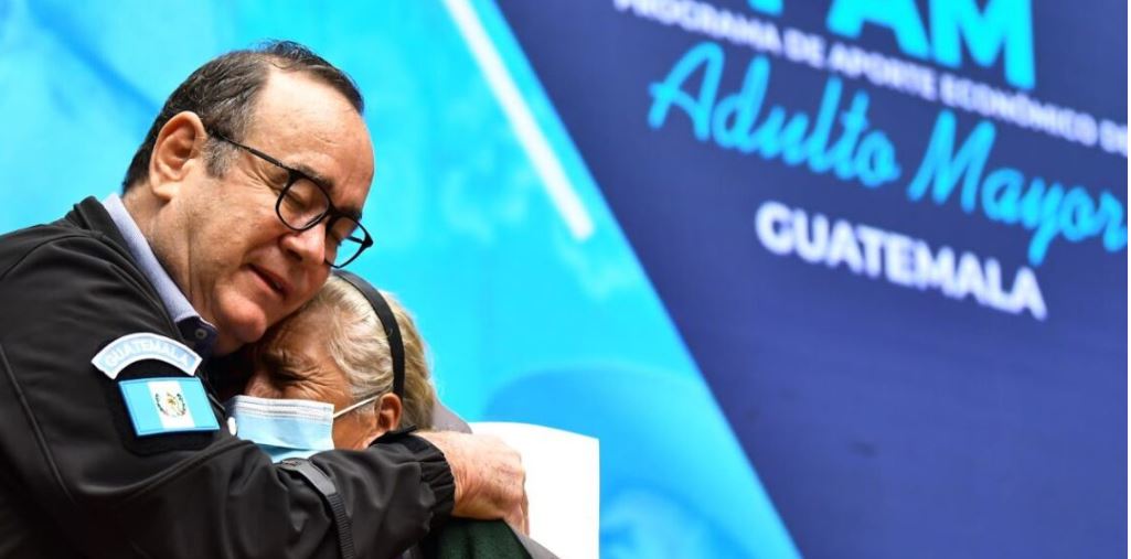 En 4 años de gobierno: 244 mil 108 adultos mayores beneficiados con el PAM