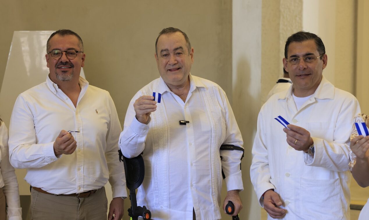 Presidente durante la entrega del museo Caracol del Tiempo en El Asintal, Retalhuleu. /Foto: Gilber García