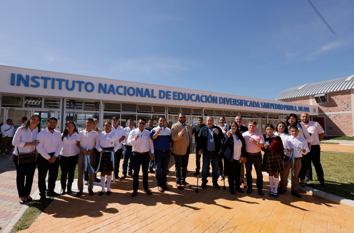 Presidente entrega Instituto Tecnológico en San Pedro Pinula,&nbsp;Jalapa