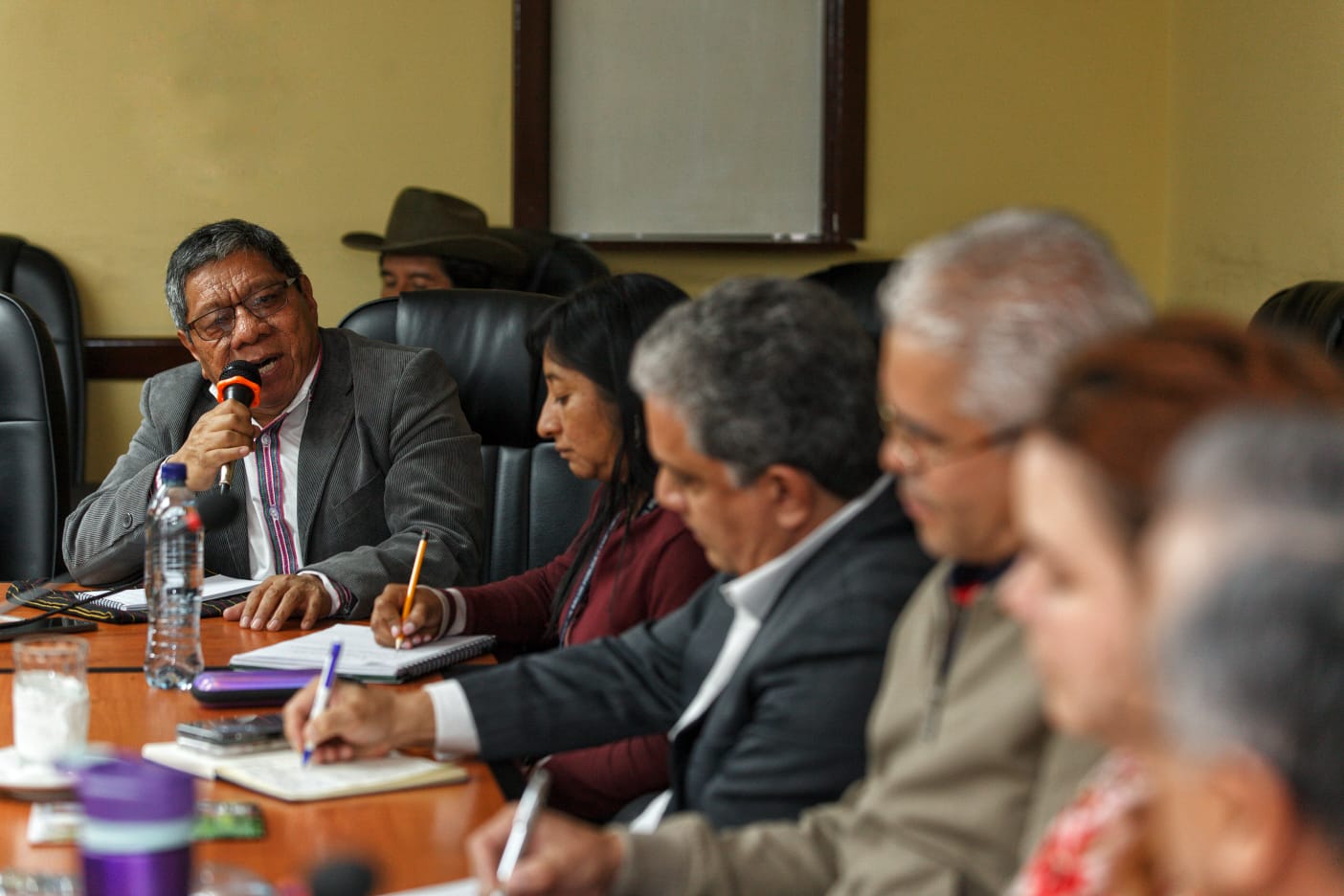 Salubristas se reúnen para dialogar sobre el servicio a la población. /Foto: MSPAS