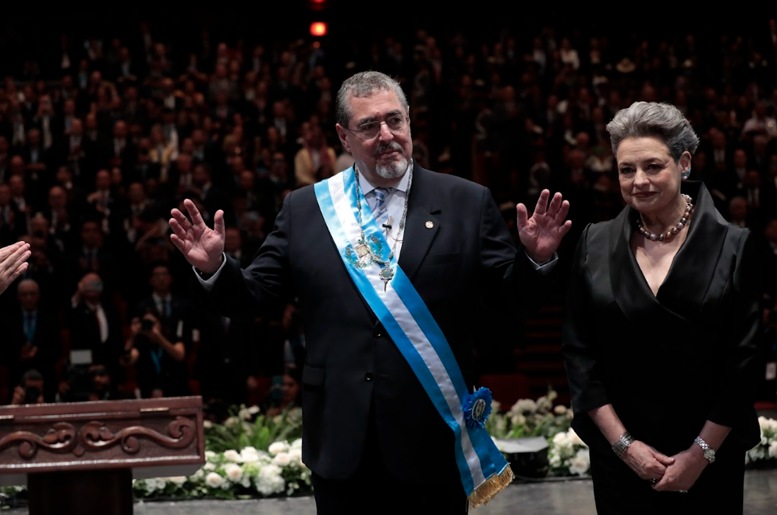 Presidente Bernardo Arévalo tras la imposición de insignias presidenciales. / Foto: Gobierno de Guatemala.