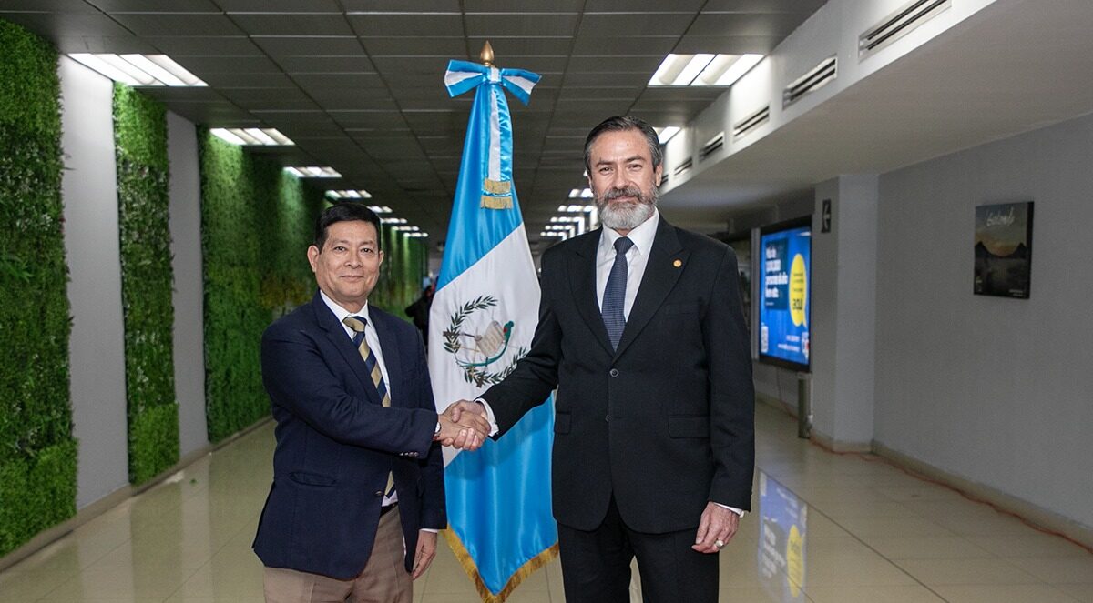 Arriban a Guatemala delegaciones que participarán en la transmisión de mando