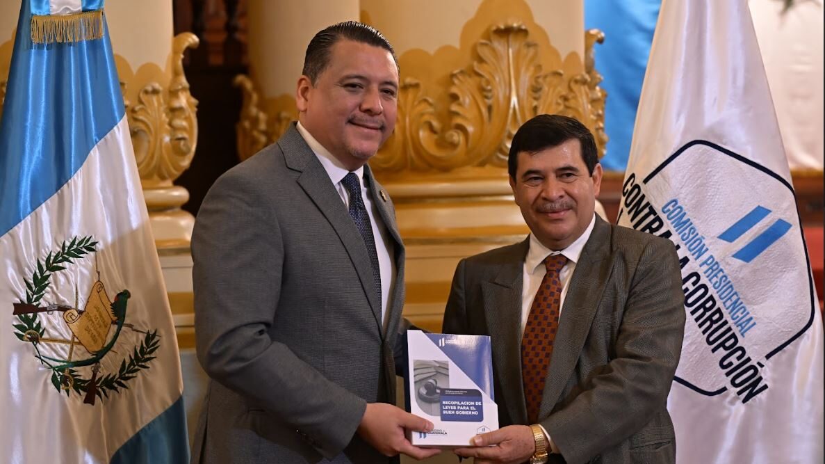 CPCC ha entregado más de 200 ejemplares de Buen Gobierno