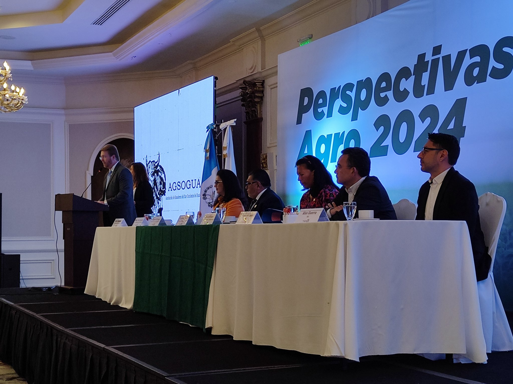 Cámara del Agro presenta perspectivas políticas, económicas y sociales 2024