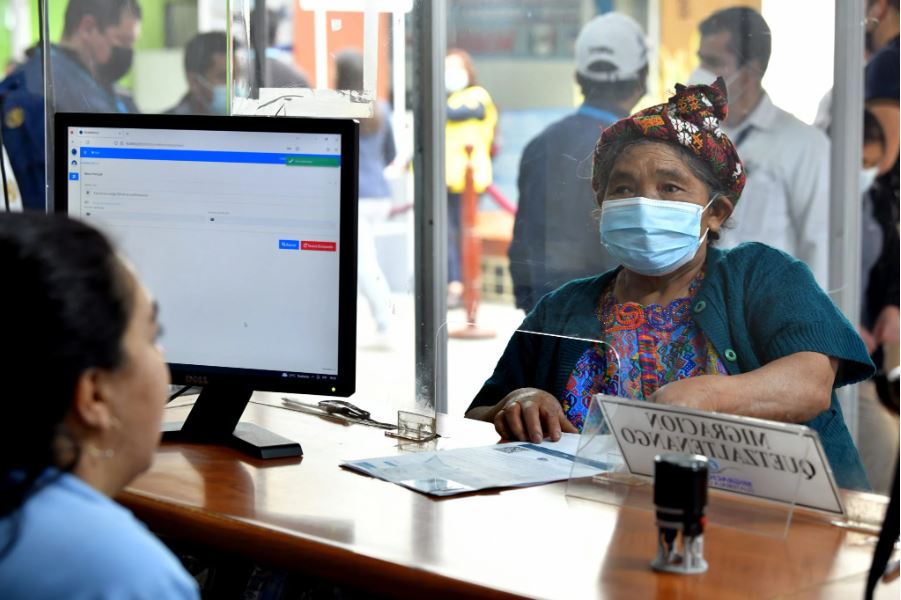 IGM y PNC velan por un rápido y seguro trámite de pasaportes en Quetzaltenango