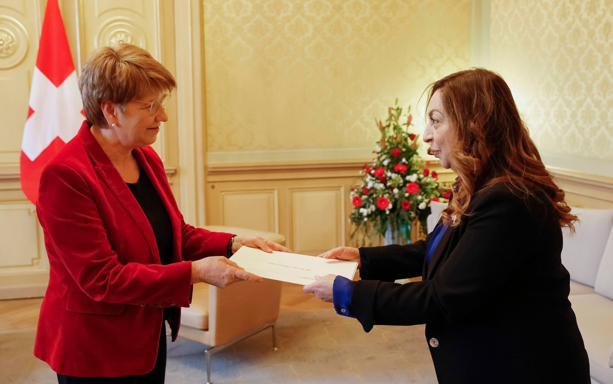 Embajadora de Guatemala presenta cartas credenciales en Suiza