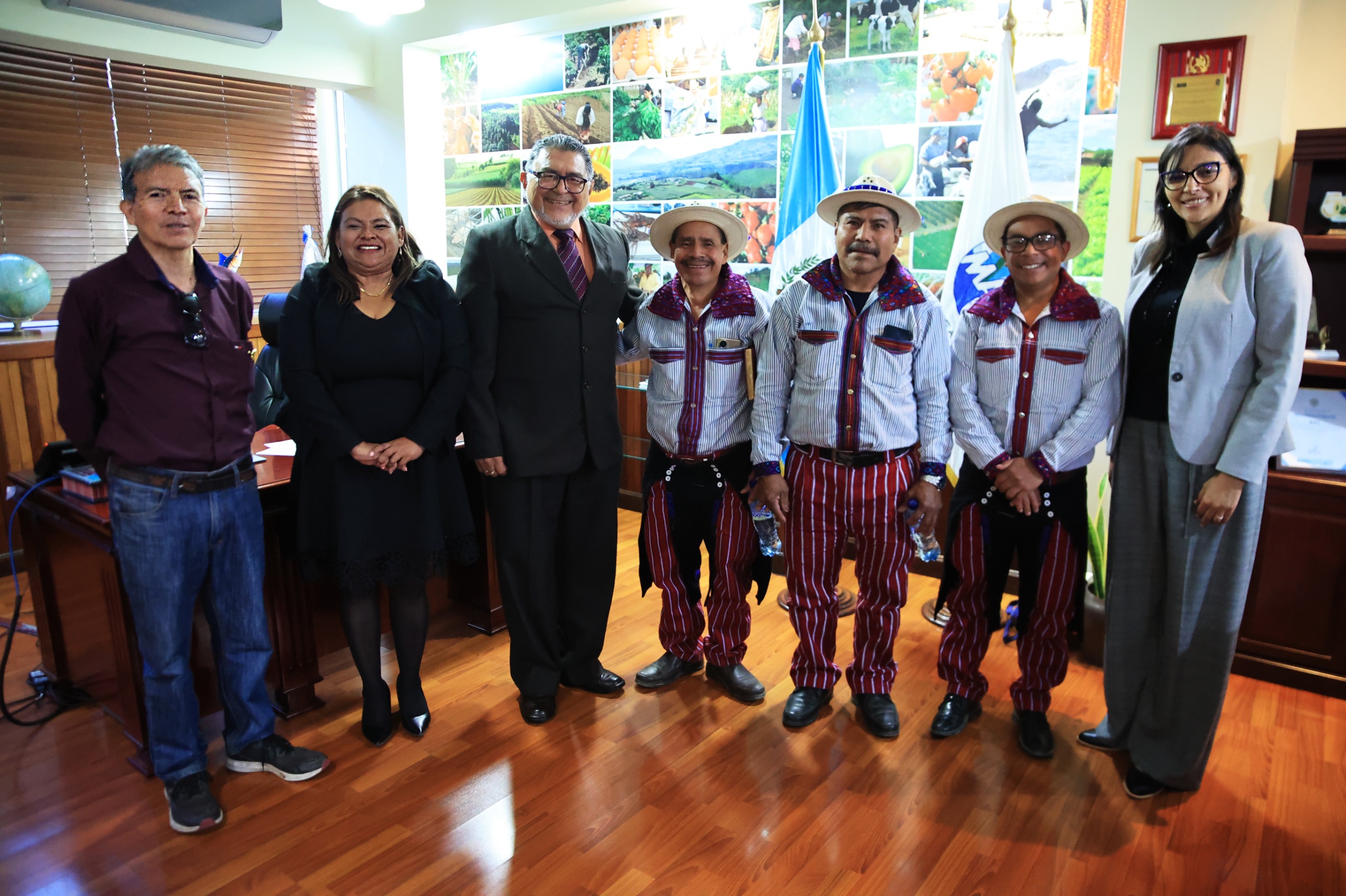 Encuentro entre el ministro Maynor Estrada y productores de Huehuetenango 