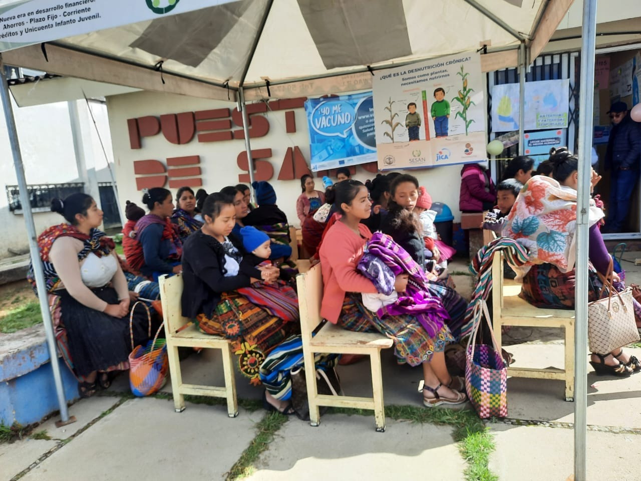 Pobladores de Totonicapán participan en jornada de salud y nutrición