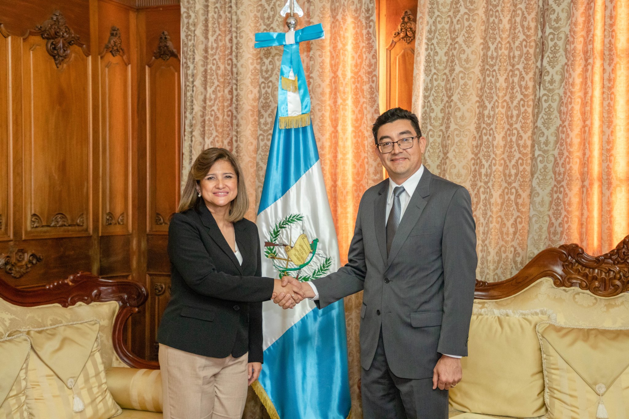 Vicepresidenta juramenta a nuevo director ejecutivo de la Comisión Trinacional del Plan Trifinio
