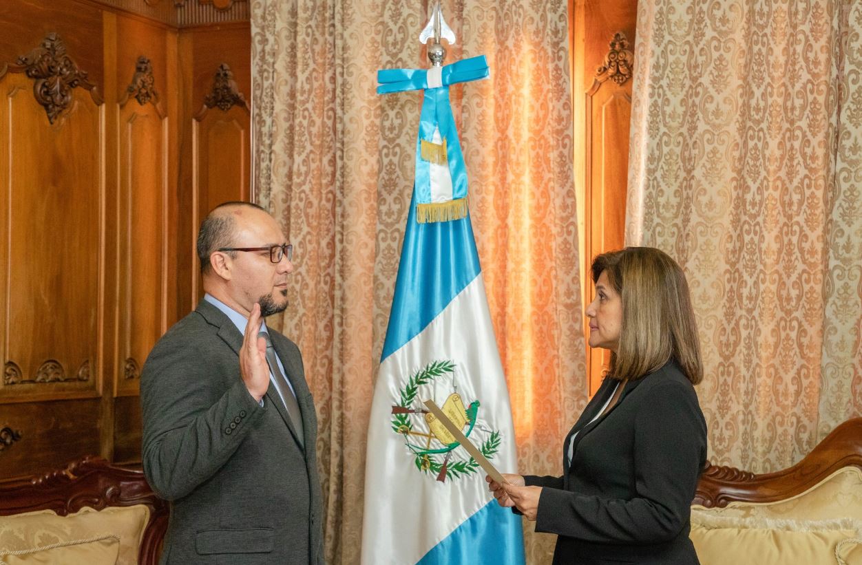 Mervin Pérez, director ejecutivo de la Autoridad para el Manejo Sustentable del Lago de Atitlán y su Entorno (AMSCLAE). // Foto: Gobierno de Guatemala.