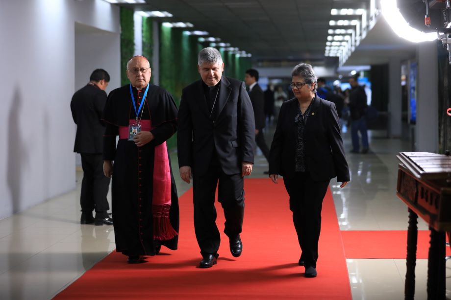 Delegados del Vaticano, Bulgaria y Portugal llegan a Guatemala